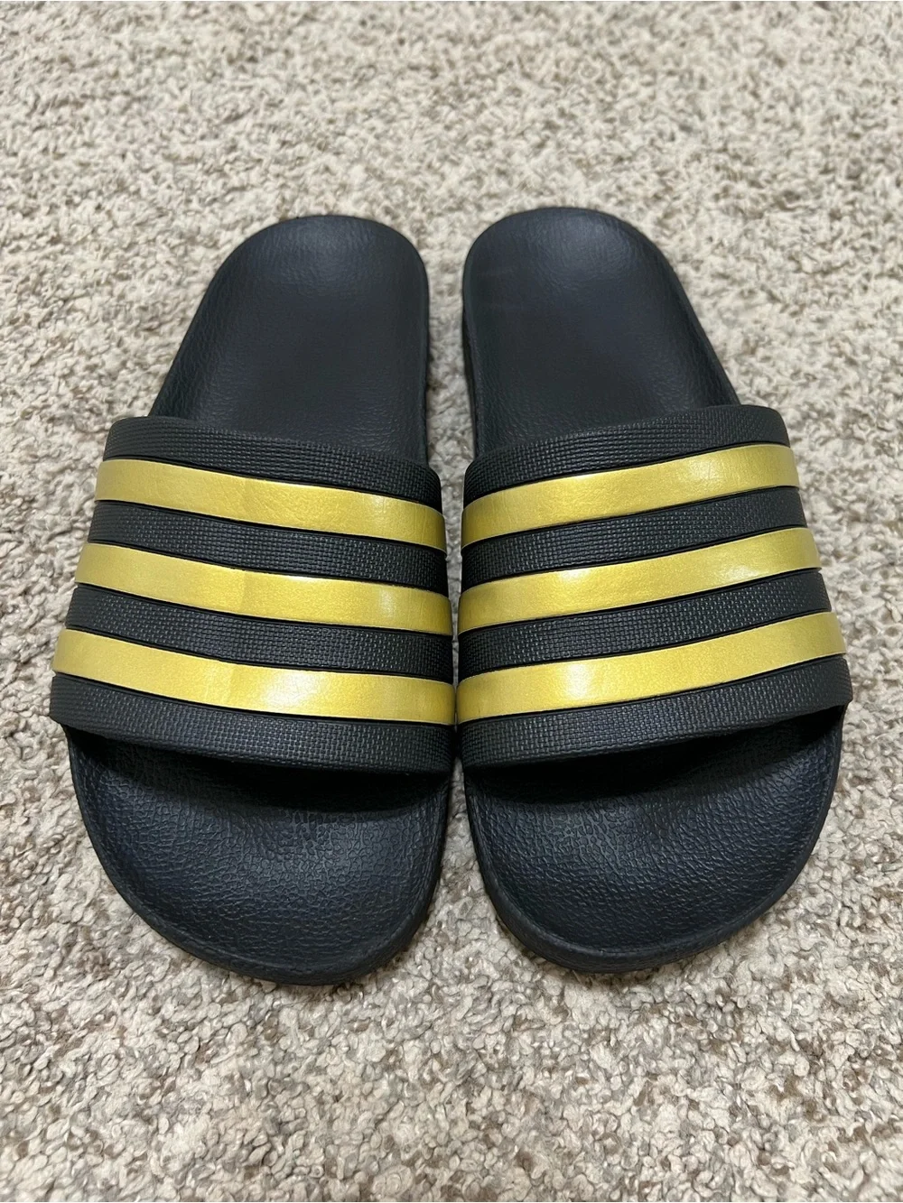 Adidas Adilette Aqua Slide Sandals Black and Gold Men's Size 7
